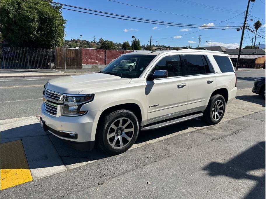 2015 Chevrolet Tahoe LTZ photo 3
