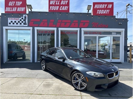 2013 BMW M5 Sedan 4D 4dr Car
