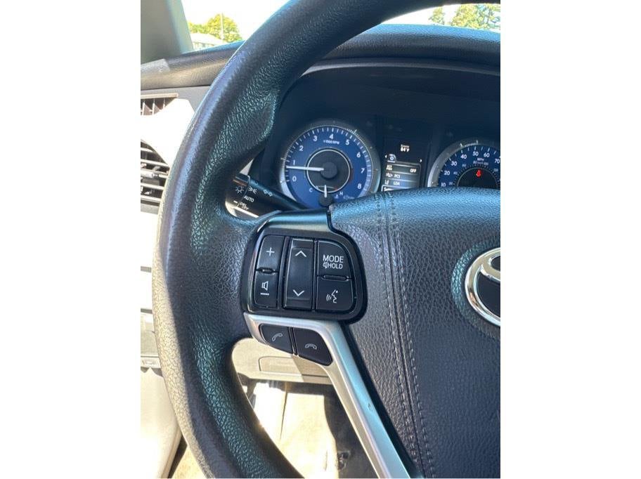 2019 Toyota Sienna LE - Photo 21