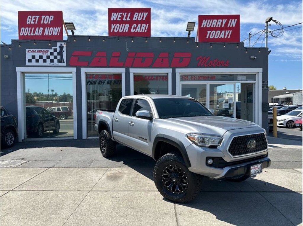 Used 2018 Toyota Tacoma TRD Off-Road Pickup 4D 5 ft Crew Cab Pickup