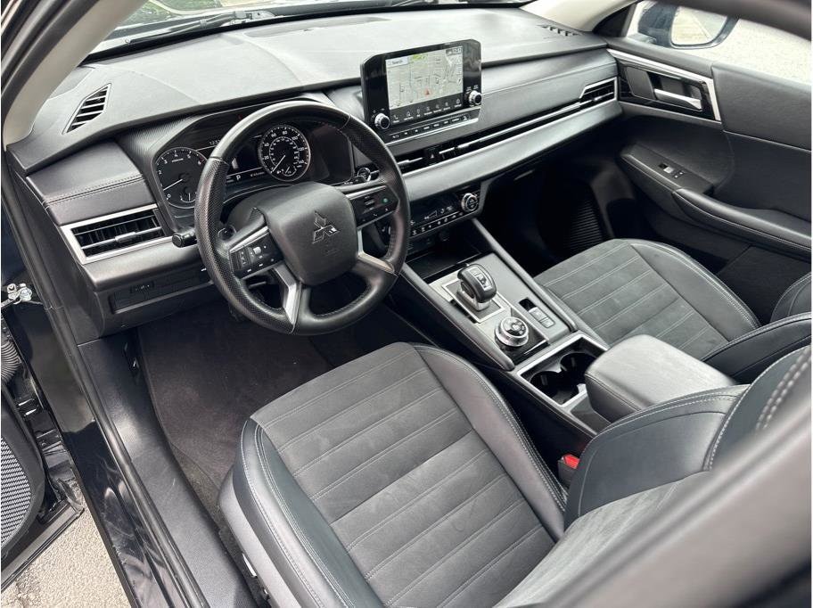 2024 Mitsubishi Outlander SE - Photo 10