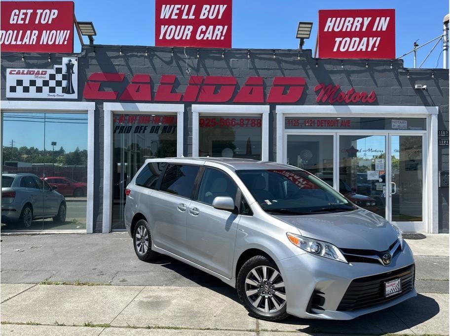 2020 Toyota Sienna LE V6 AWD 7-Passenger's photo