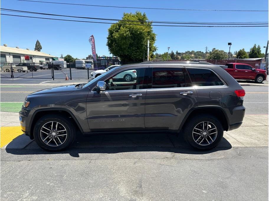 2017 Jeep Grand Cherokee Limited photo 4