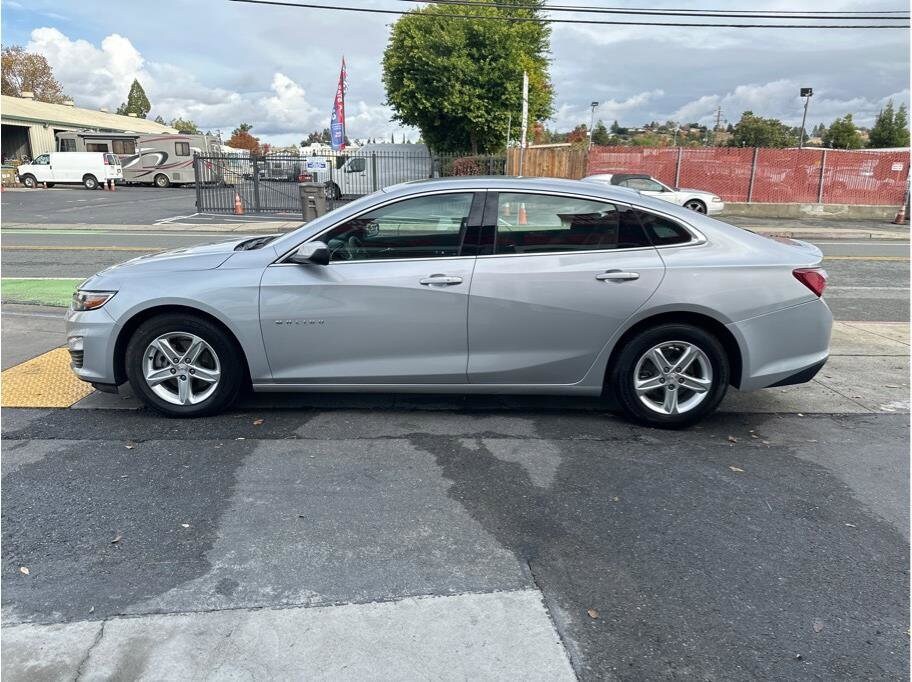 2022 Chevrolet Malibu photo 4