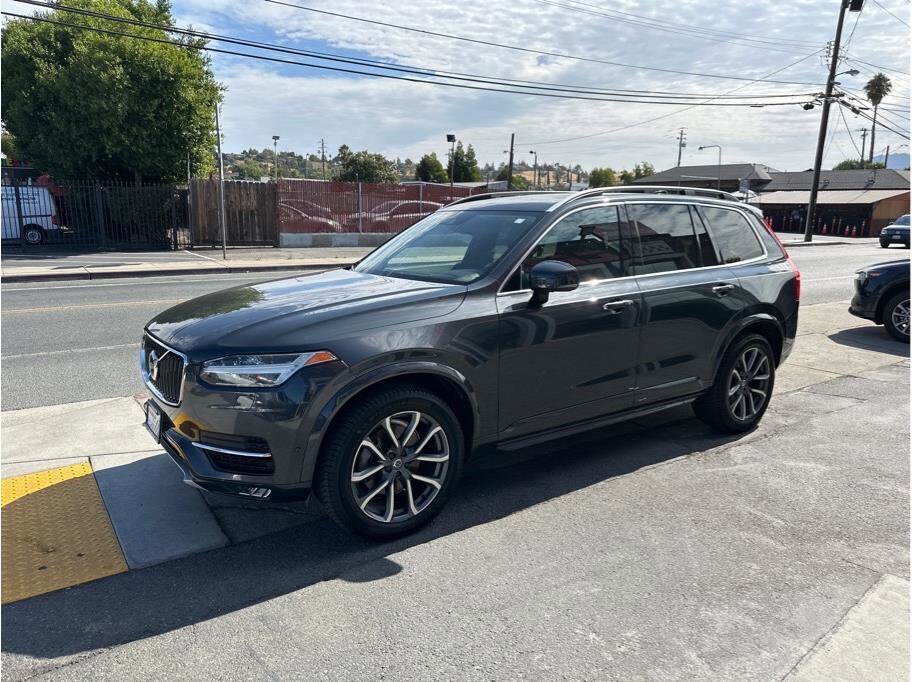 2017 Volvo XC90 Momentum photo 3