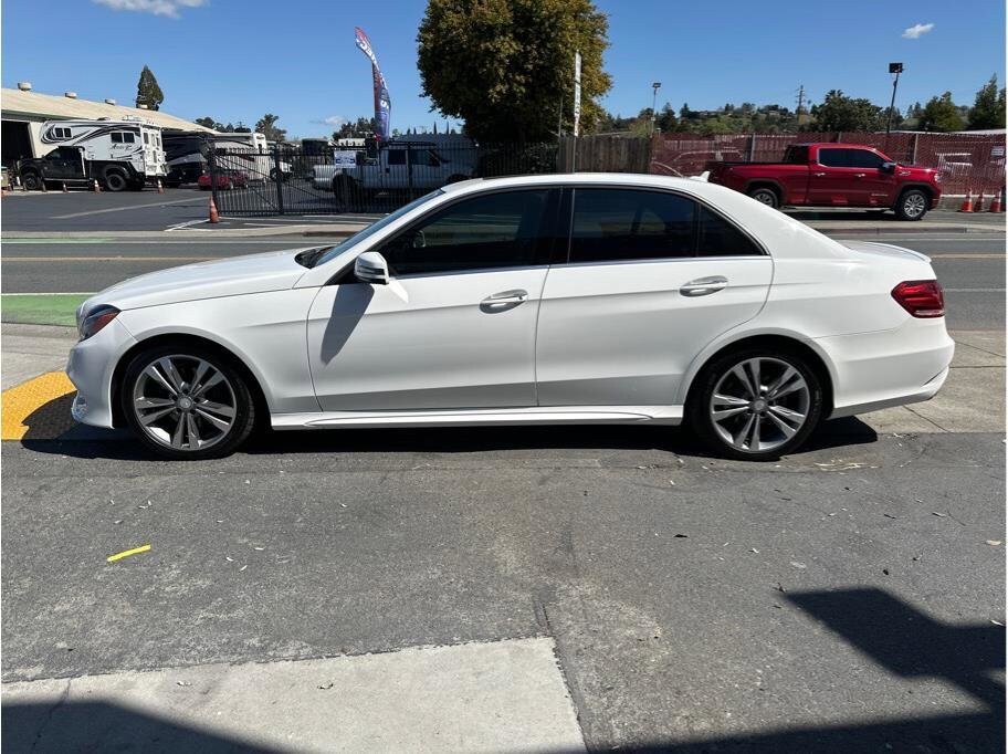 2015 Mercedes Benz E 350 Sedan photo 4