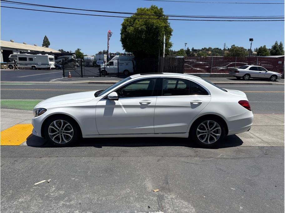 2018 Mercedes Benz C 300 photo 4