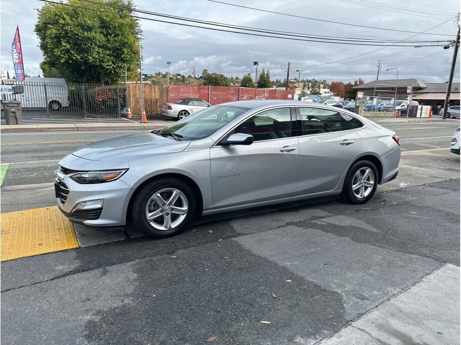 2022 Chevrolet Malibu photo 3