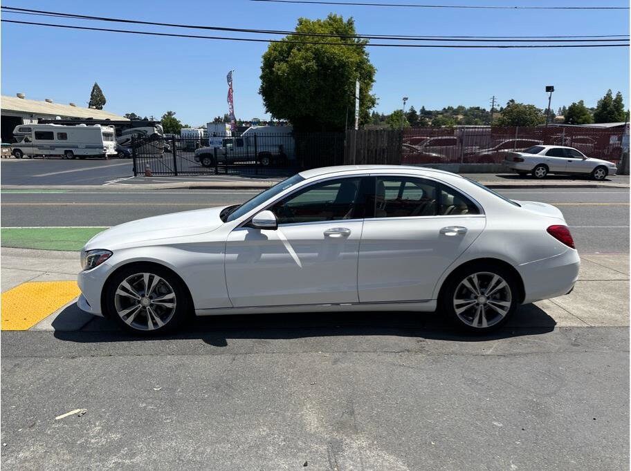 2015 Mercedes Benz C 300 photo 4