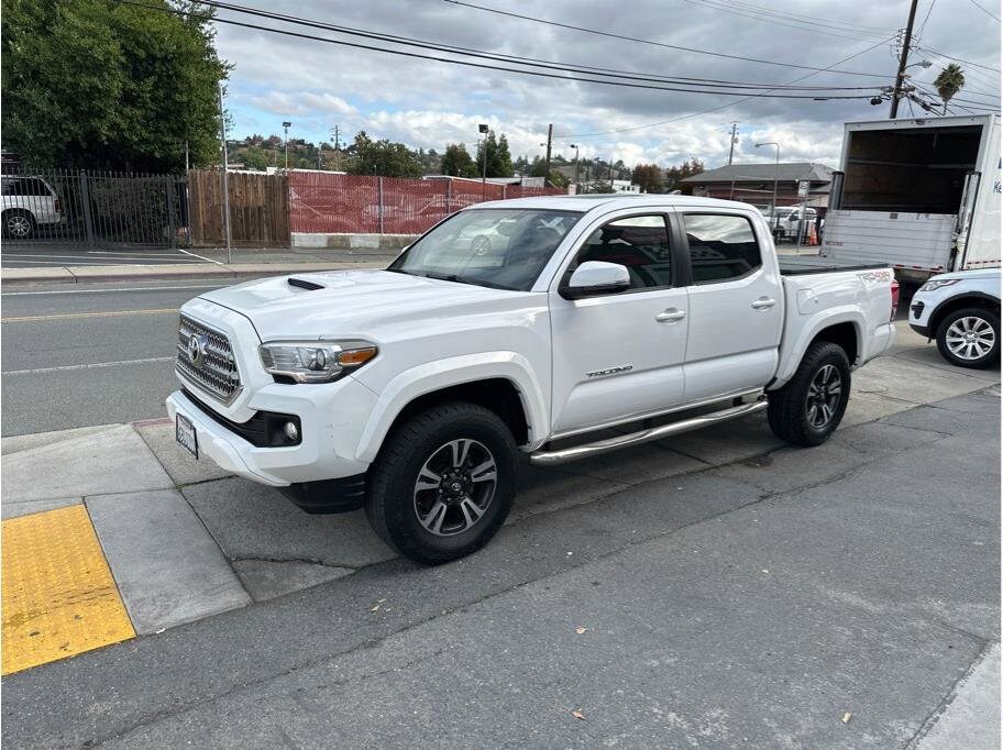 2016 Toyota Tacoma SR5 Sport TRD Pro photo 2