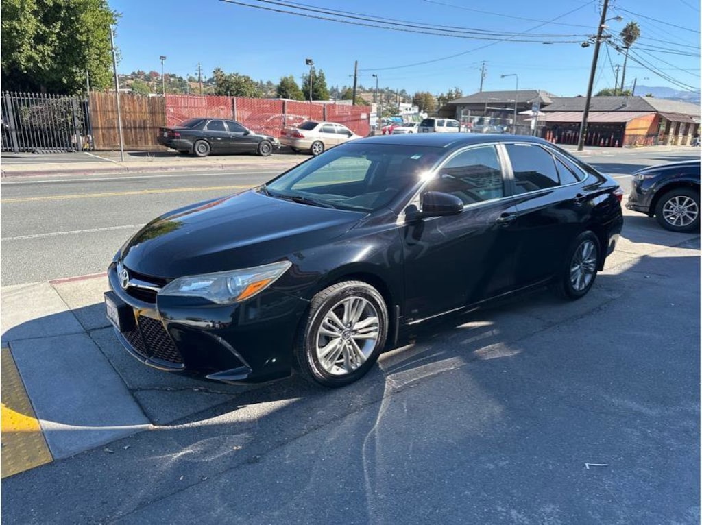 Used 2016 Toyota Camry LE Sedan 4D 4dr Car