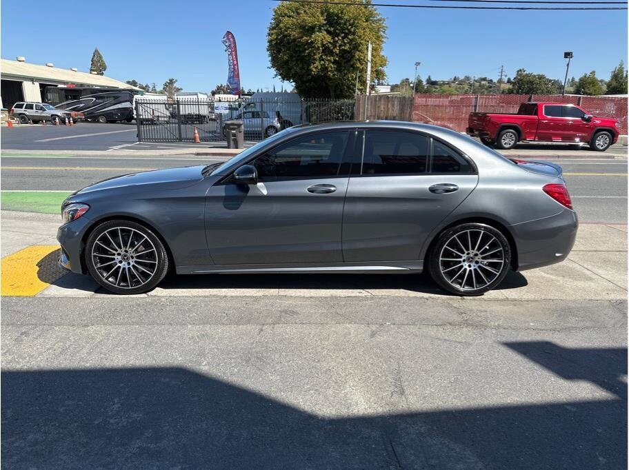 2018 Mercedes Benz C 300 photo 4