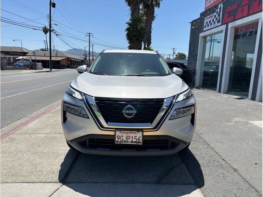 2023 Nissan Rogue SV photo 2
