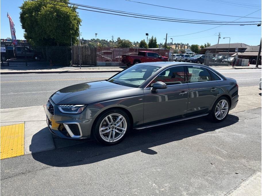 2024 Audi A4 S line Premium Plus photo 3