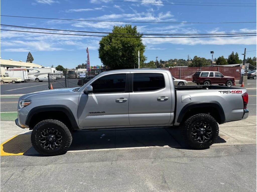 Used 2018 Toyota Tacoma TRD Off-Road Pickup 4D 5 ft Crew Cab Pickup