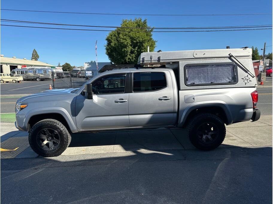 2017 Toyota Tacoma SR5 Sport TRD Pro photo 3