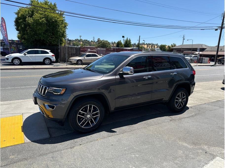 2017 Jeep Grand Cherokee Limited photo 3