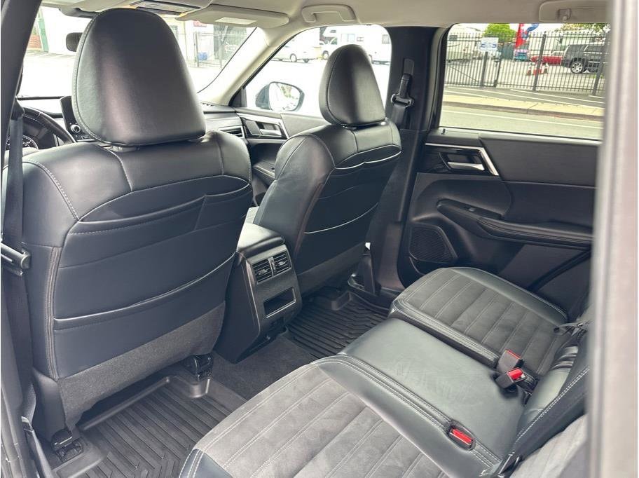 2024 Mitsubishi Outlander SE - Photo 14