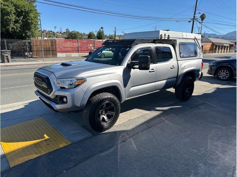 2017 Toyota Tacoma SR5 Sport TRD Pro photo 2