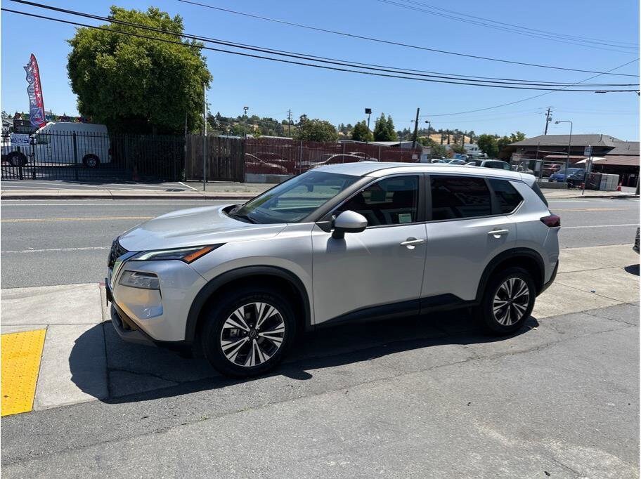 2023 Nissan Rogue SV photo 3
