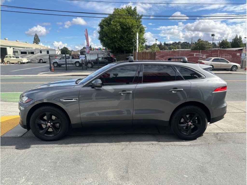 Used 2018 Jaguar F-PACE 30t Premium Sport Utility