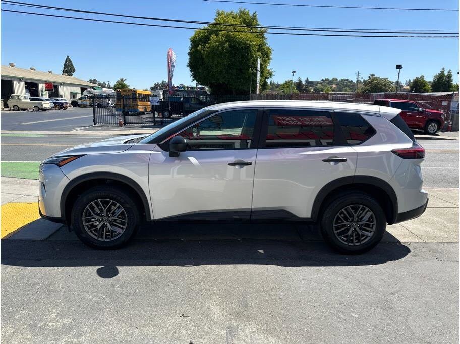 2024 Nissan Rogue S photo 4