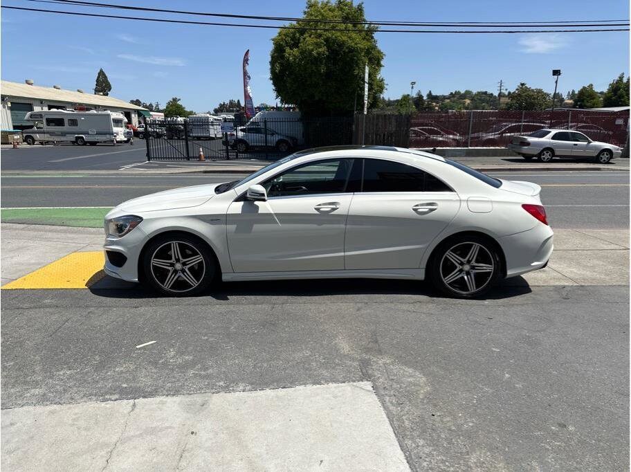 2016 Mercedes Benz CLA 250 photo 4
