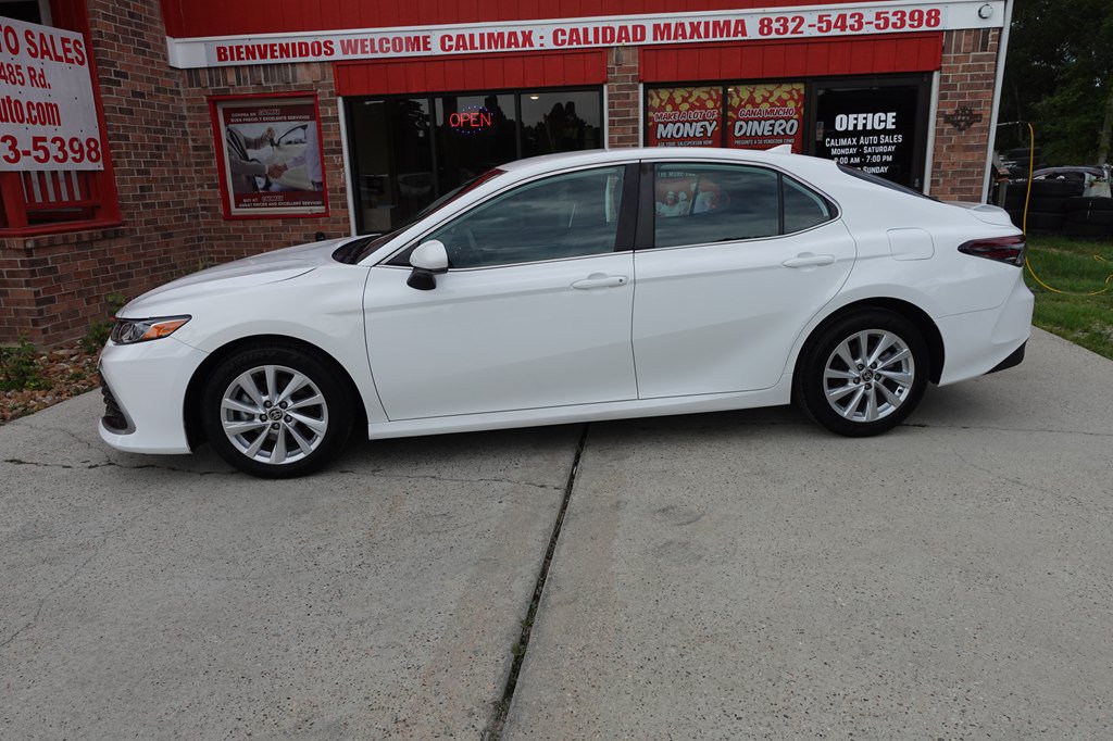 2024 Toyota Camry LE