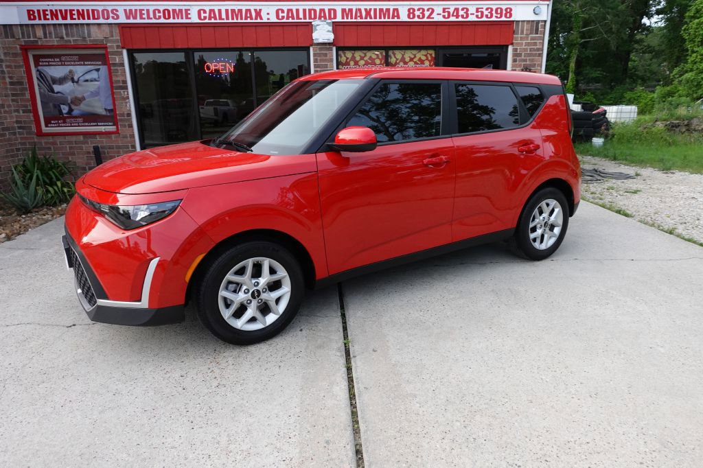 2023 Kia Soul LX S photo 3