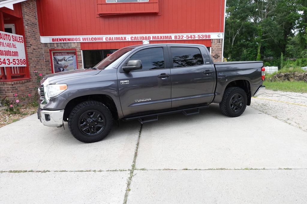 2017 Toyota Tundra SR5 photo 3