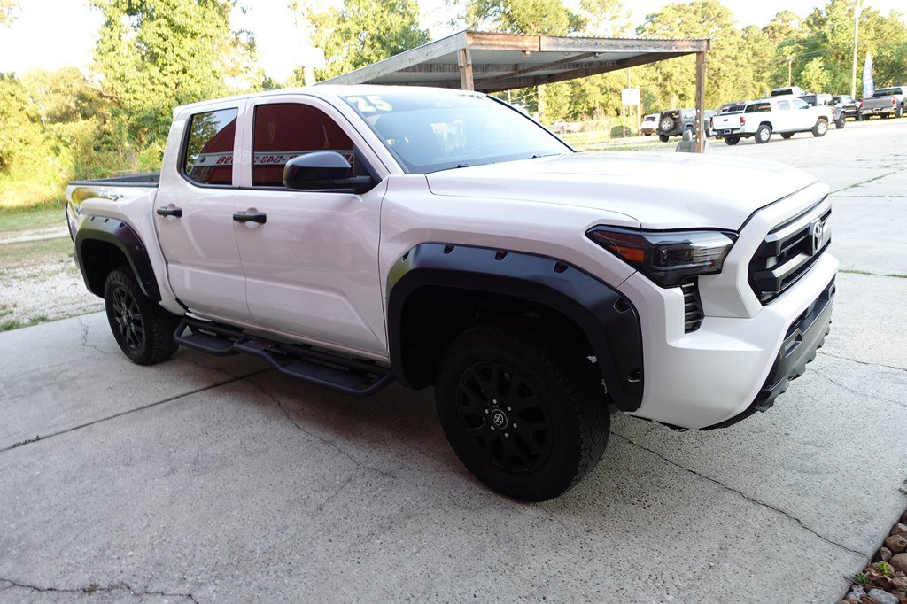 2025 Toyota Tacoma SR - Photo 10