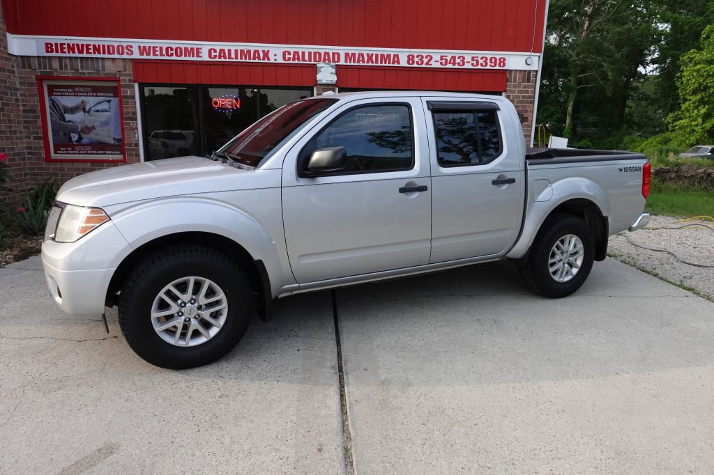 2016 Nissan Frontier SV photo 2