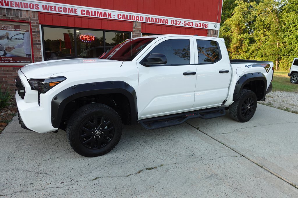 2025 Toyota Tacoma SR - Photo 4