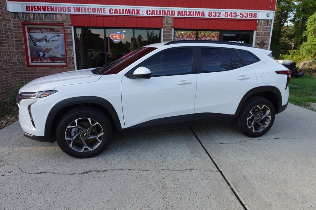 Used 2025 Chevrolet Trax LT SUV