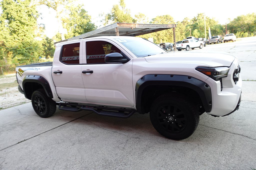 2025 Toyota Tacoma SR - Photo 11
