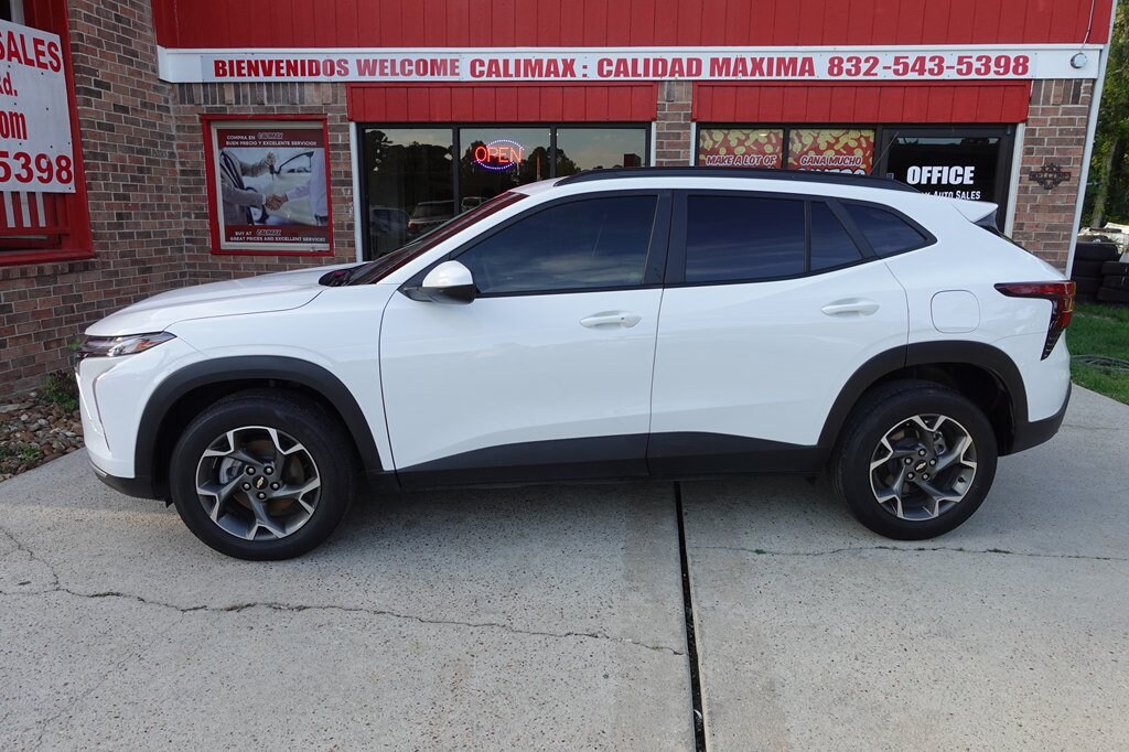 Used 2025 Chevrolet Trax LT SUV