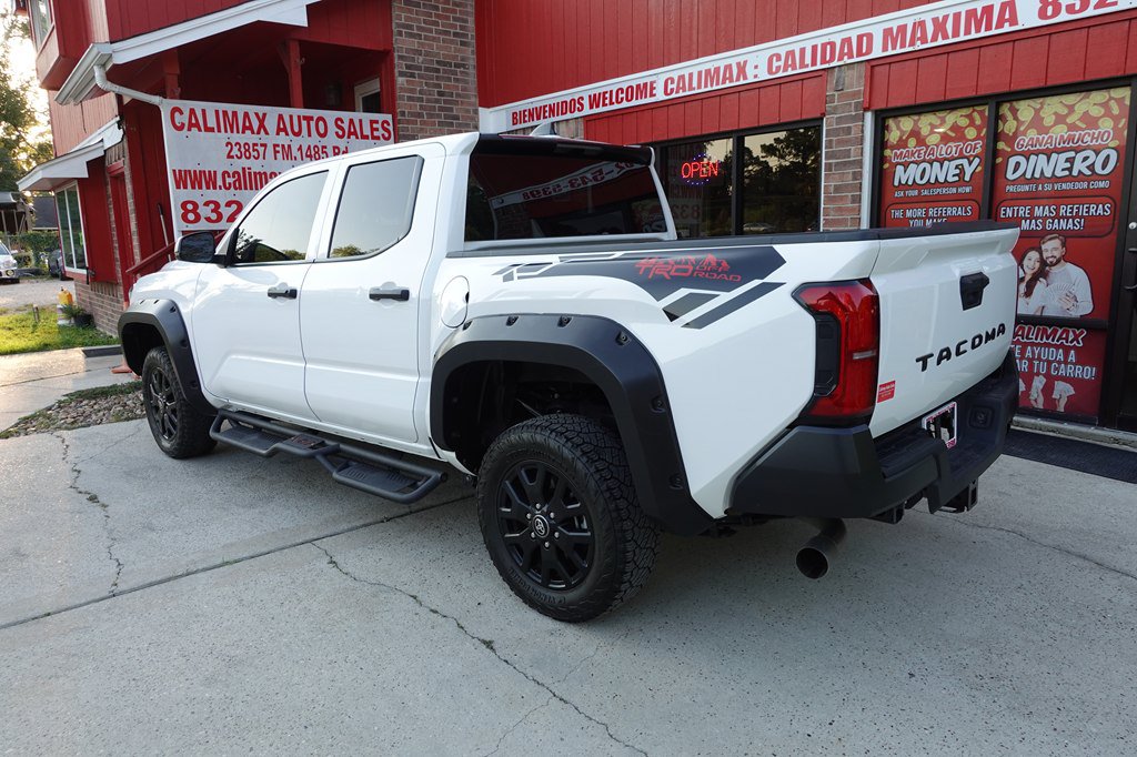2025 Toyota Tacoma SR - Photo 22