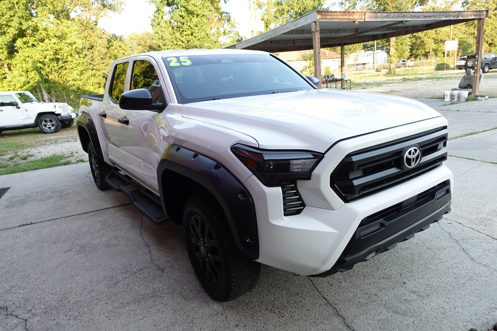 2025 Toyota Tacoma SR - Photo 9
