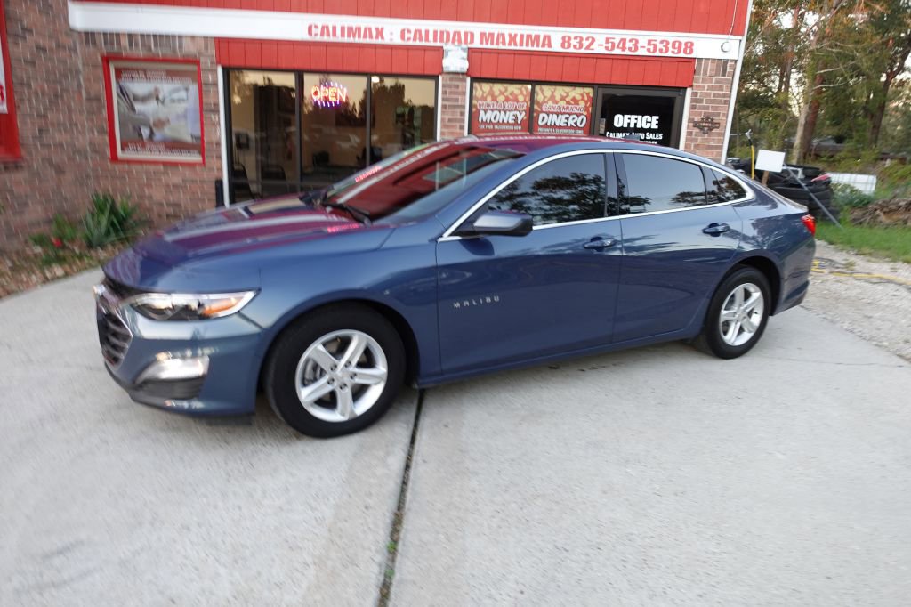 2024 Chevrolet Malibu photo 2