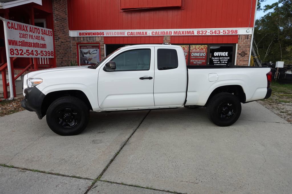 2021 Toyota Tacoma photo 2