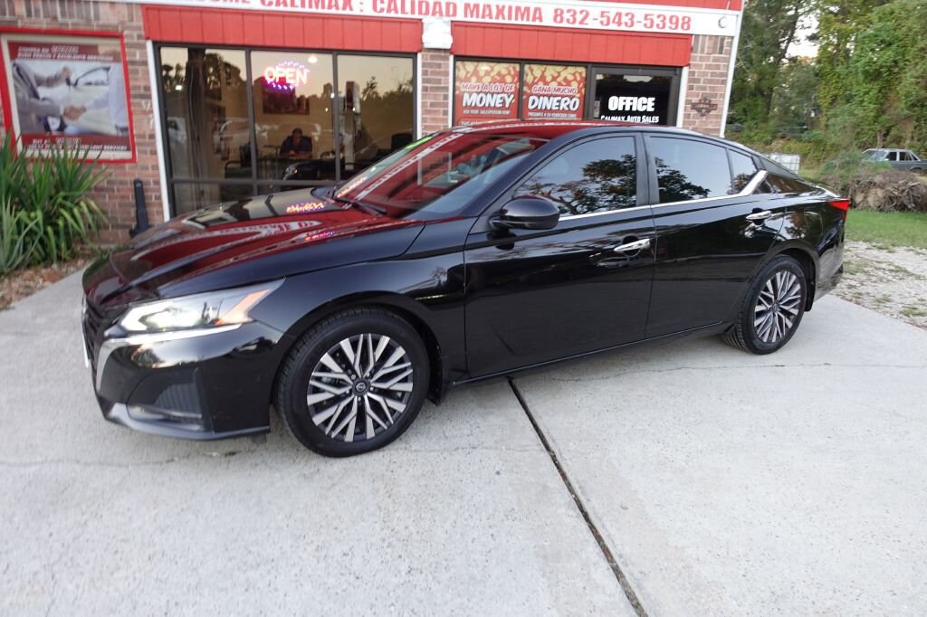 Used 2023 Nissan Altima 2.5 SV Sedan