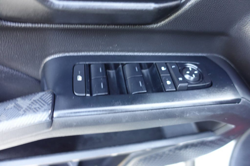 2025 Toyota Tacoma SR - Photo 26