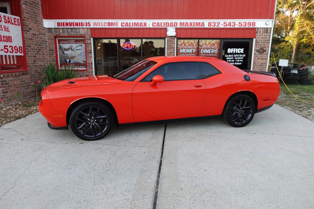 2021 Dodge Challenger SXT photo 2