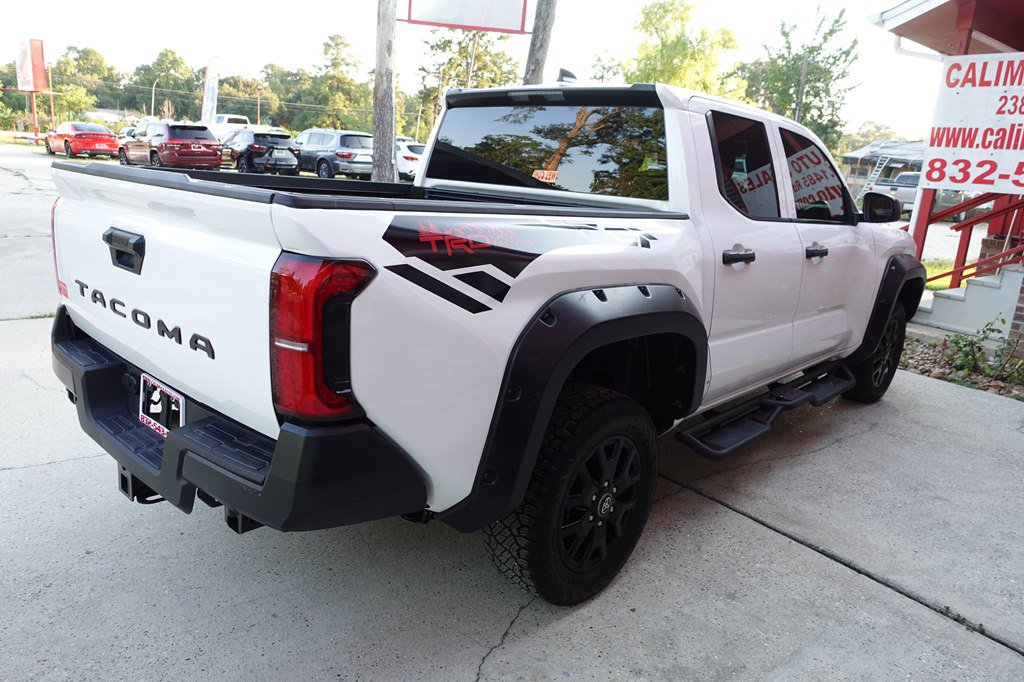 2025 Toyota Tacoma SR - Photo 14