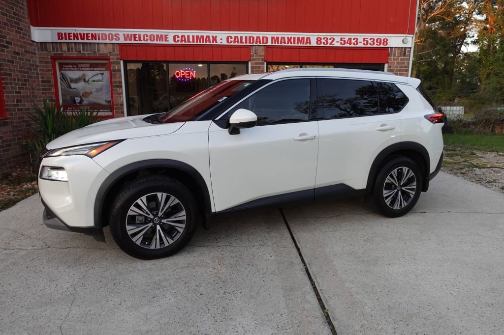 2021 Nissan Rogue SV's photo