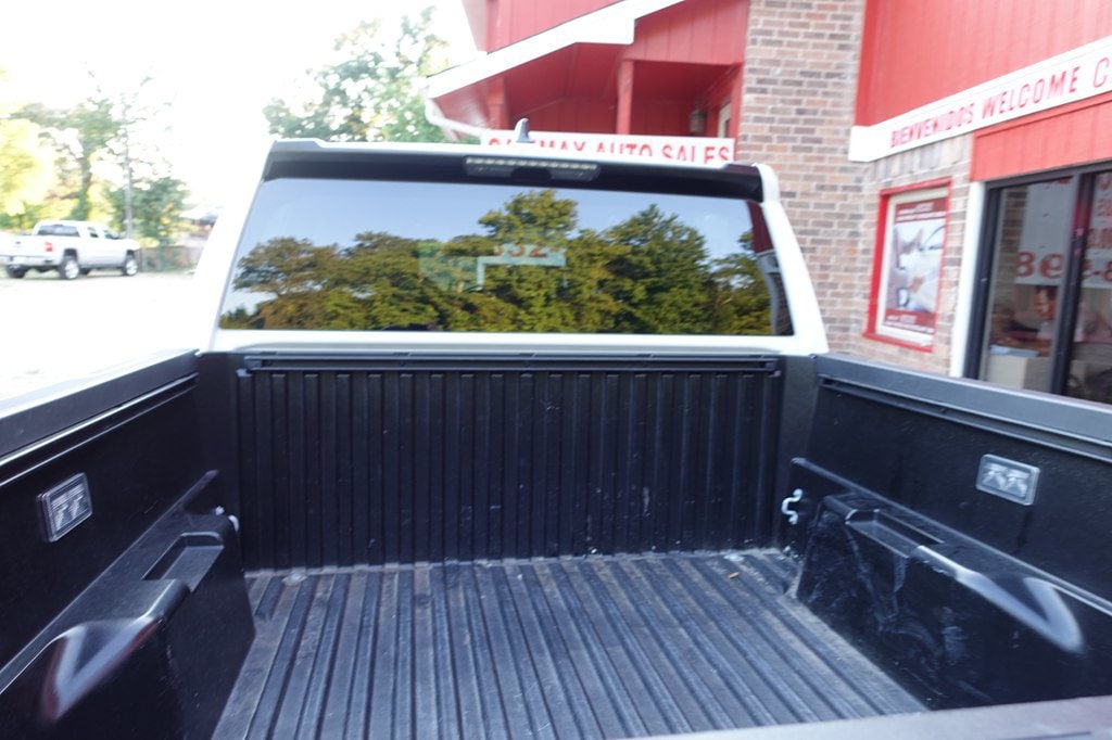 2025 Toyota Tacoma SR - Photo 20