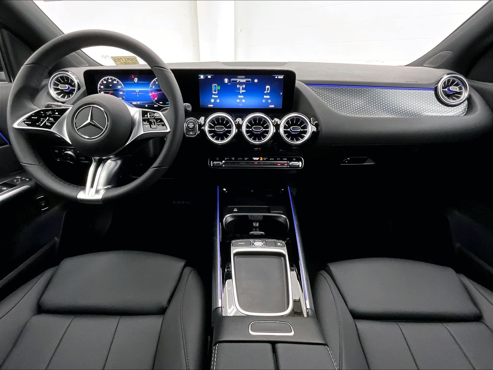 2026 Mercedes-Benz GLA photo 4