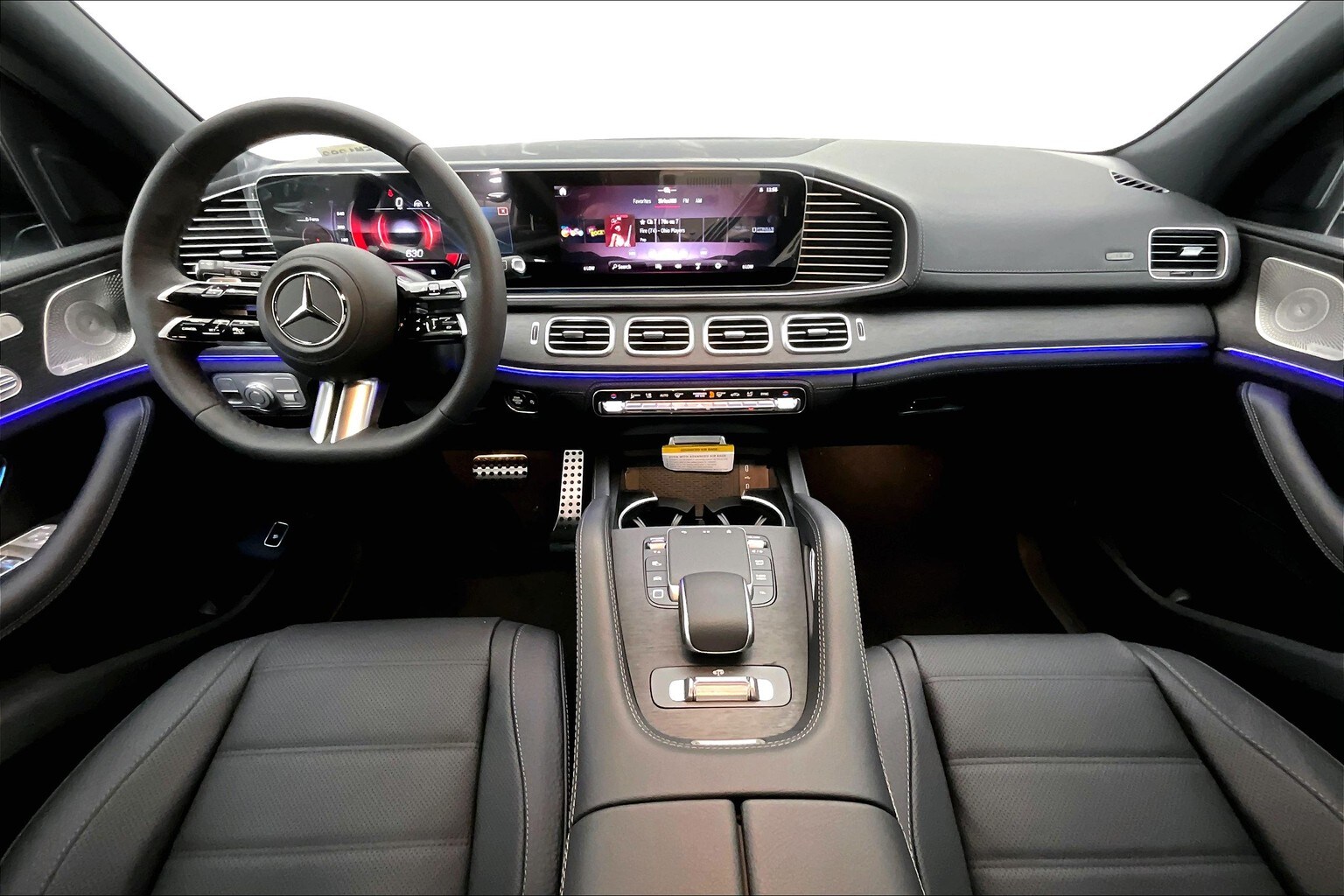 2025 Mercedes Benz GLS 580 4MATIC photo 4