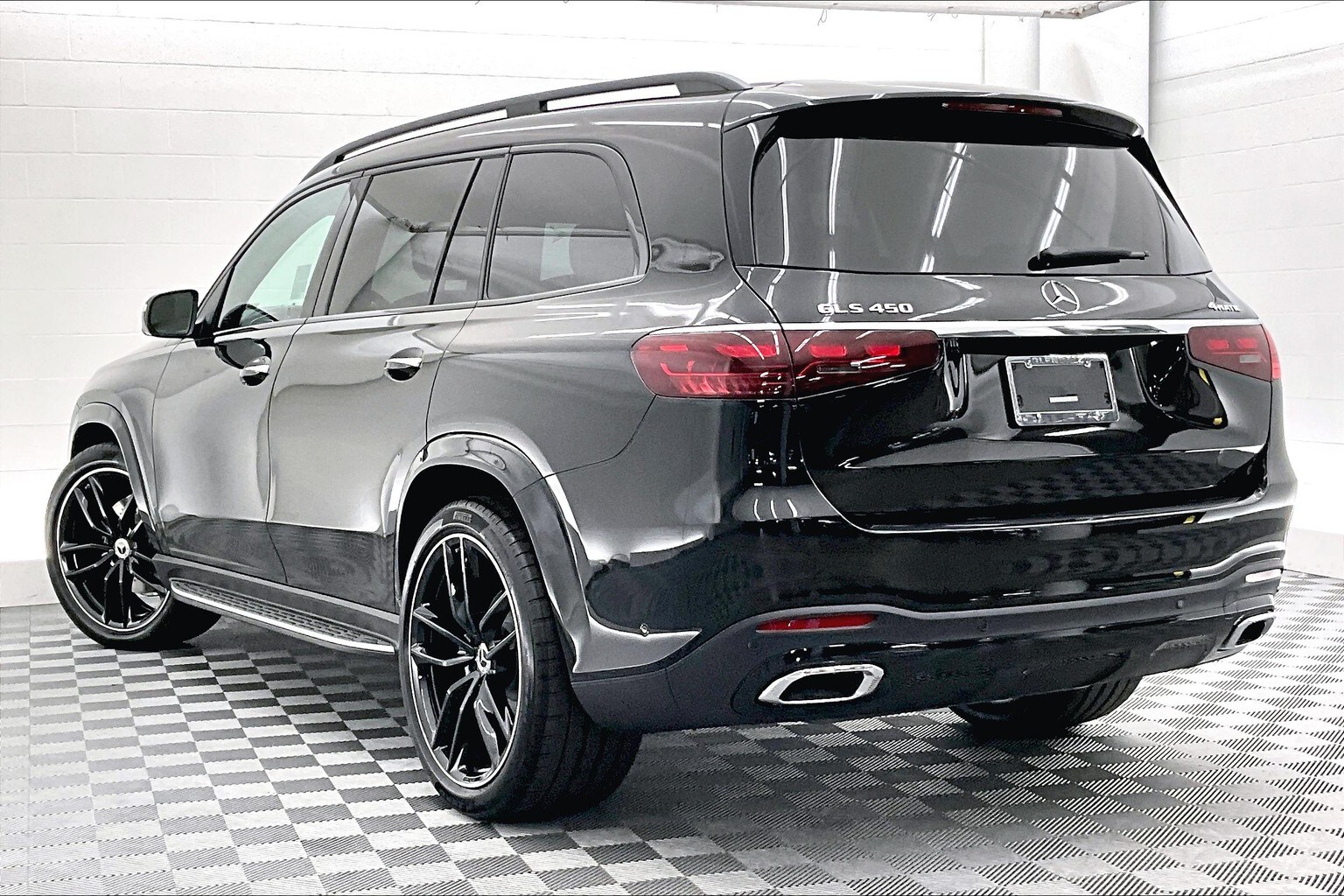 2026 Mercedes Benz GLS 450 4MATIC photo 2