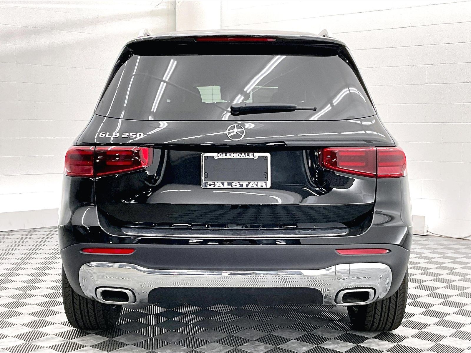2026 Mercedes-Benz GLB photo 3